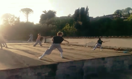 Video dei ragazzi della scuola Shaolin Quan Fa Firenze che si allenano al tramonto